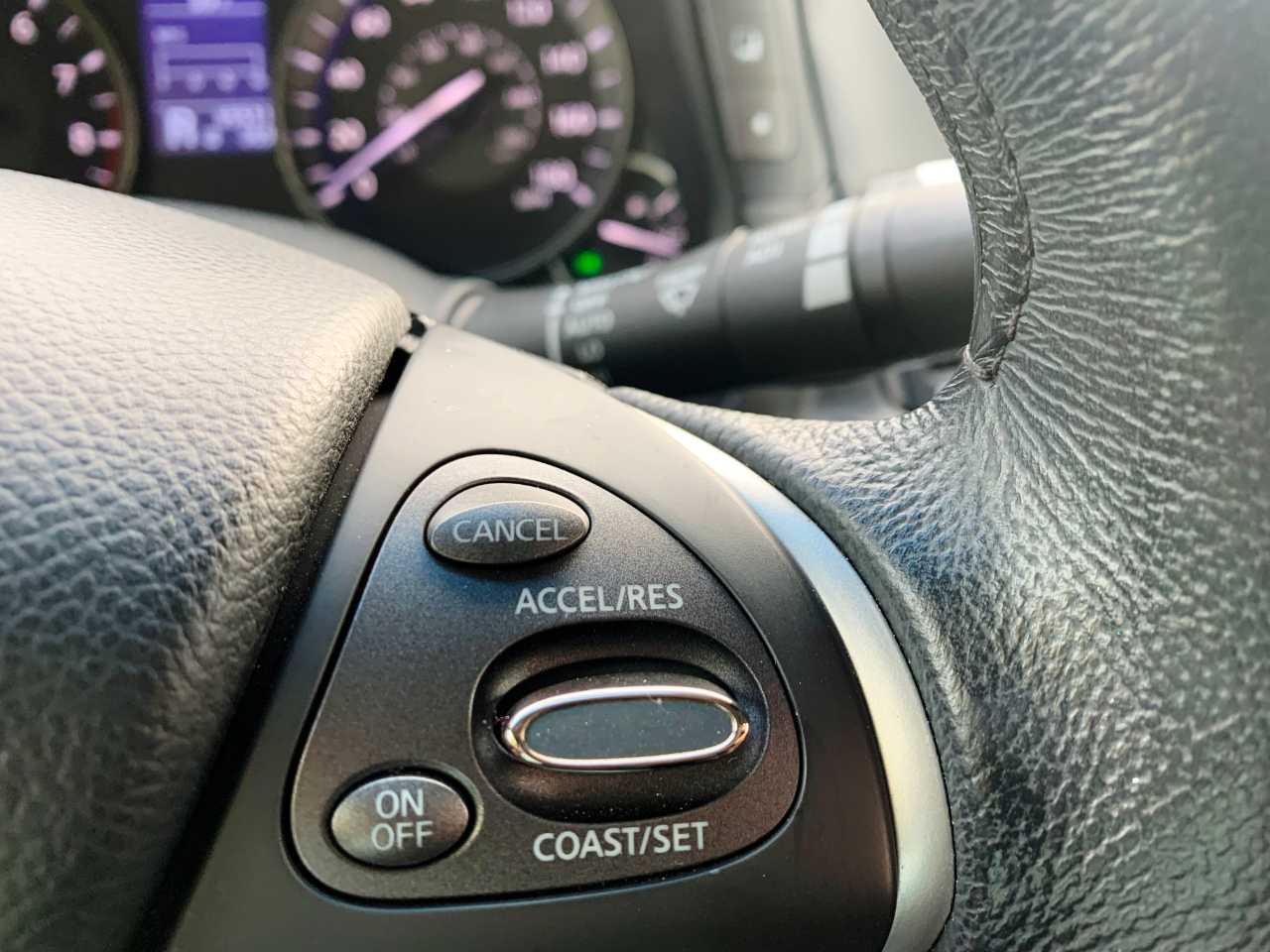 Infiniti M M37x 2011 Infiniti M M37x 2011