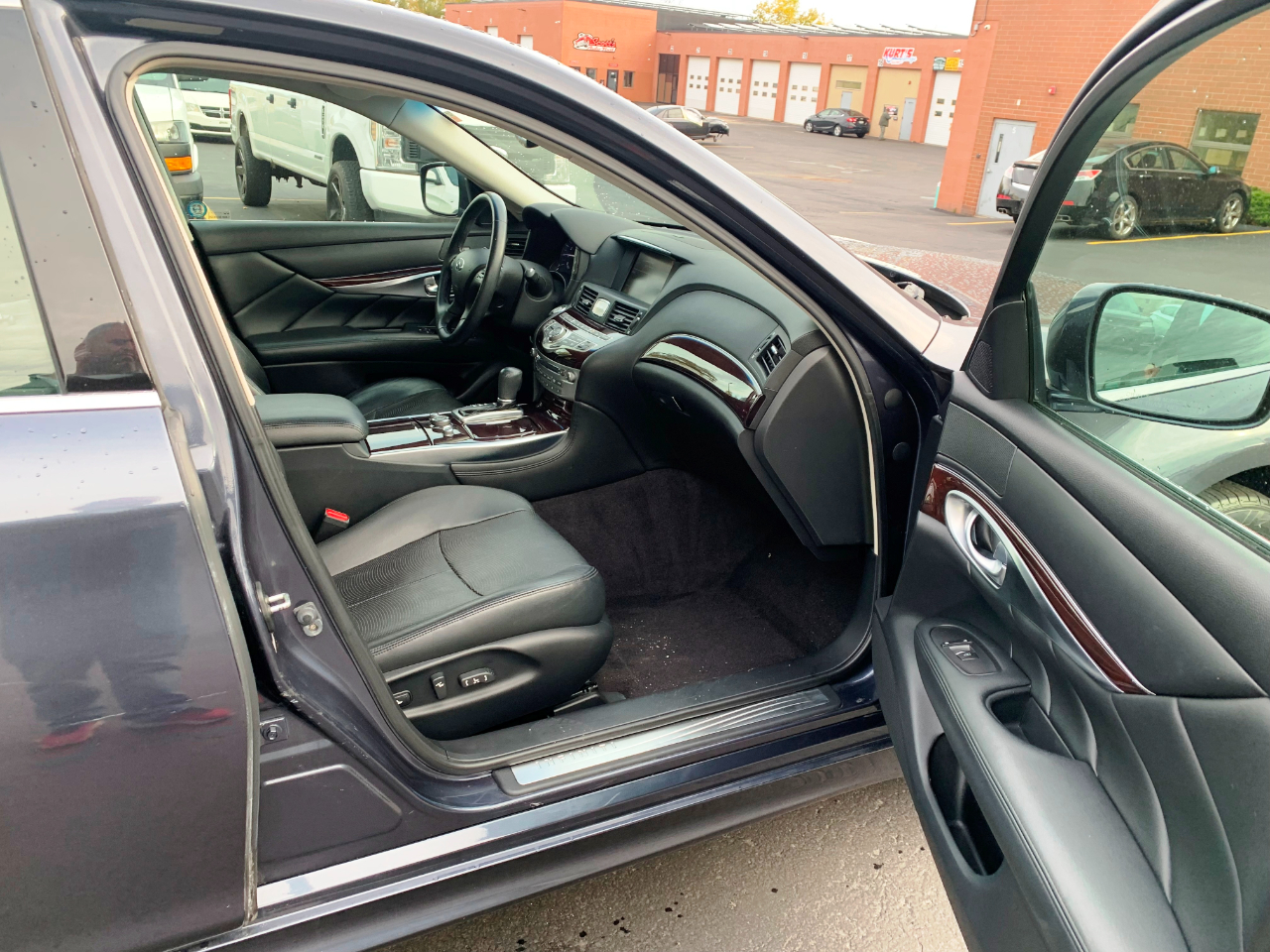 Infiniti M M37x 2011 Infiniti M M37x 2011