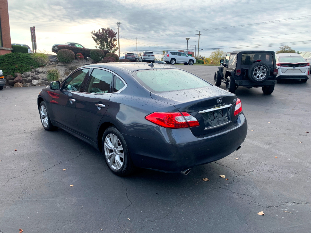 Infiniti M M37x 2011 Infiniti M M37x 2011