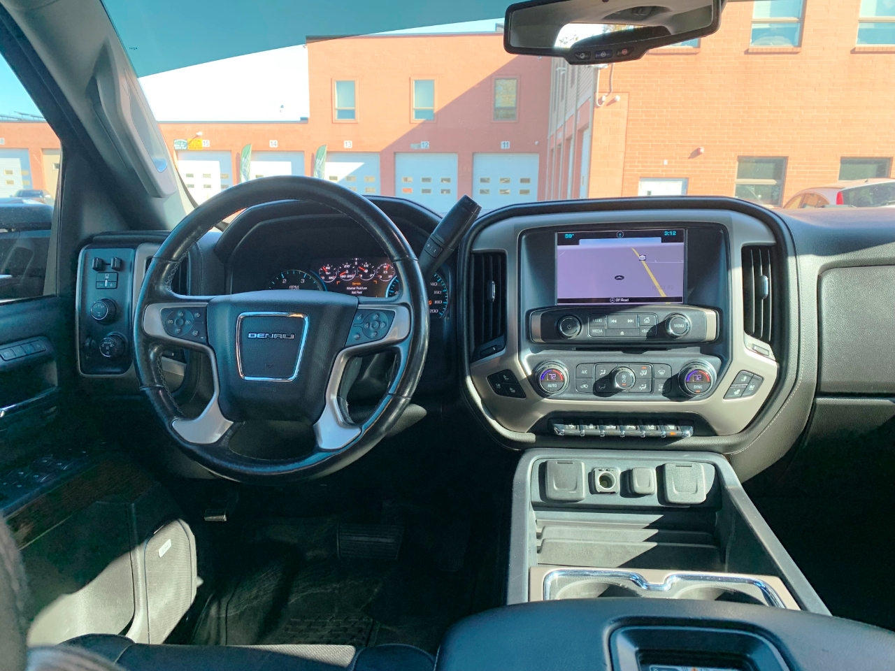 GMC Sierra 2500HD Denali Crew Cab 4WD 2017