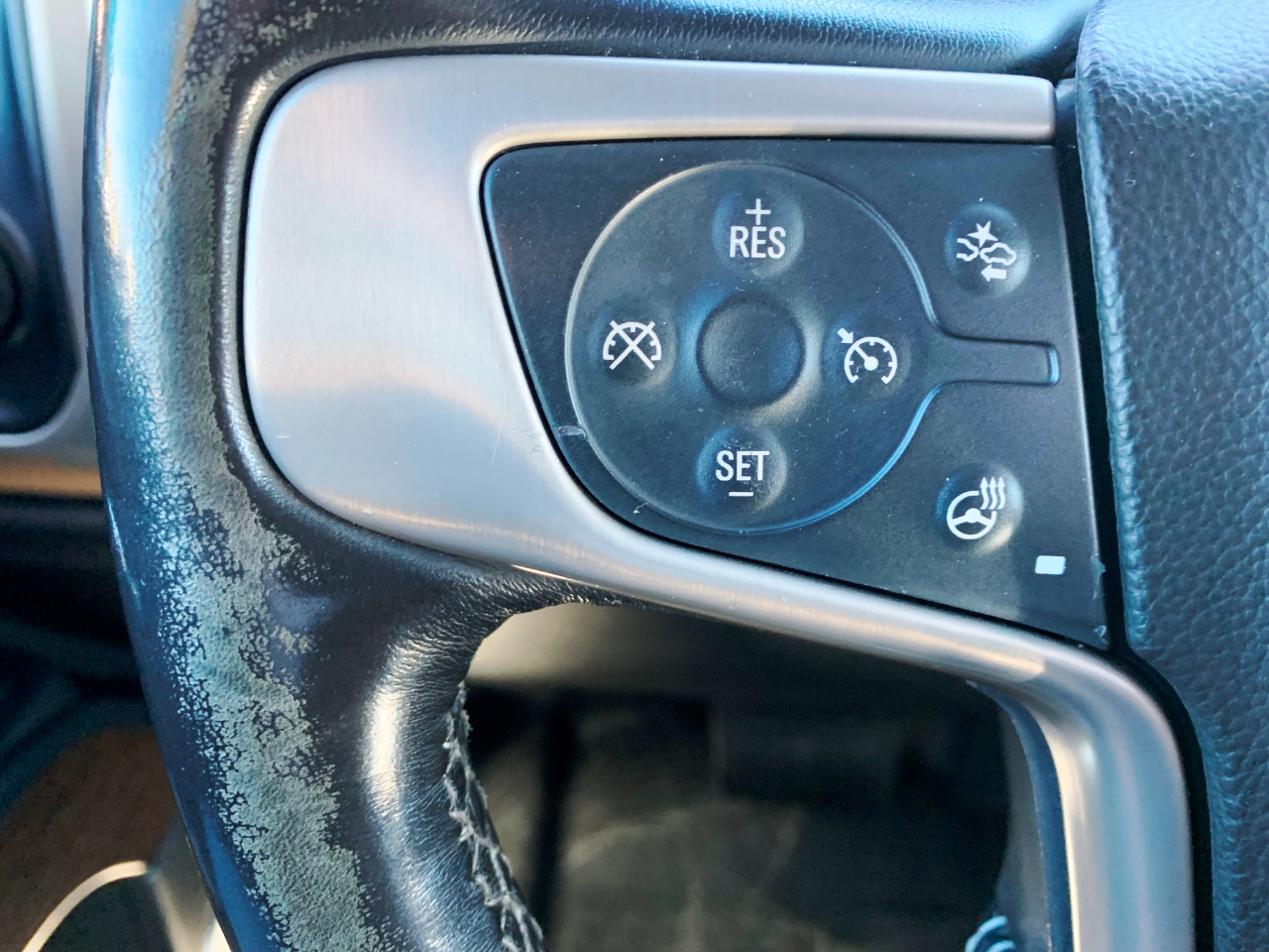 GMC Sierra 2500HD Denali Crew Cab 4WD 2017