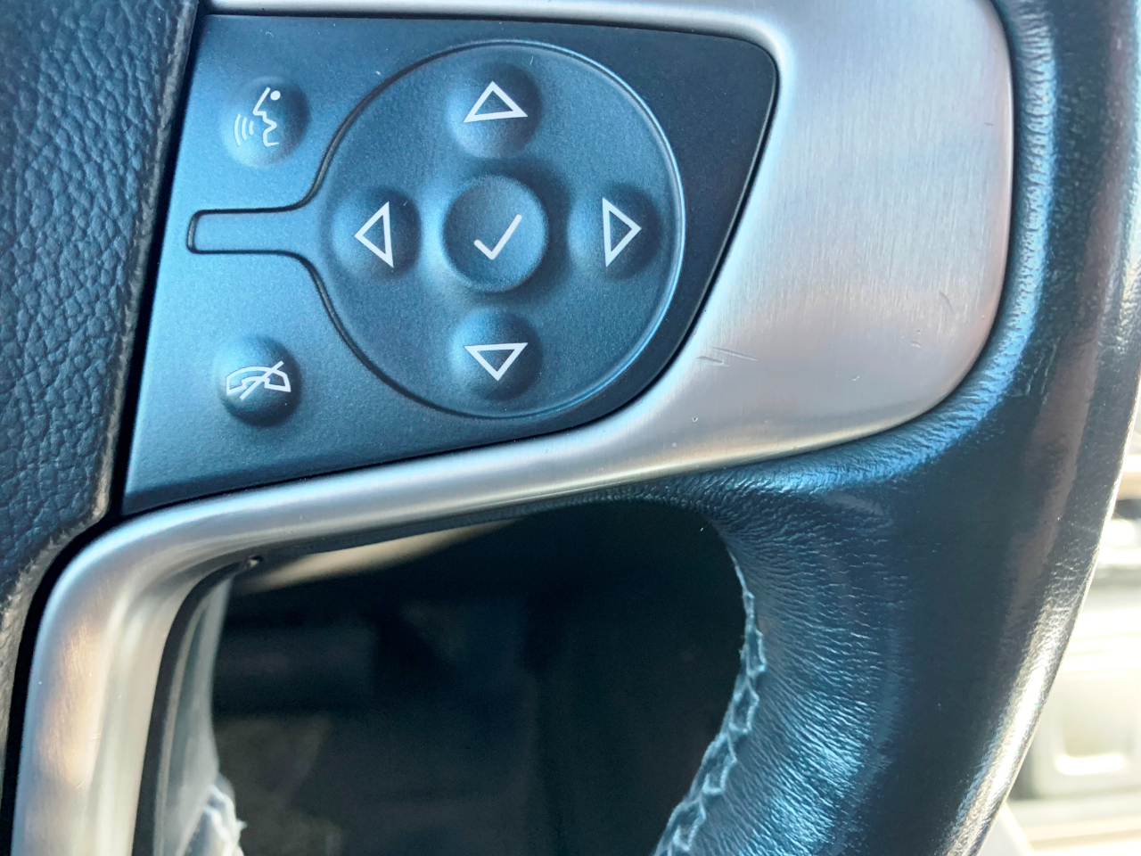 GMC Sierra 2500HD Denali Crew Cab 4WD 2017