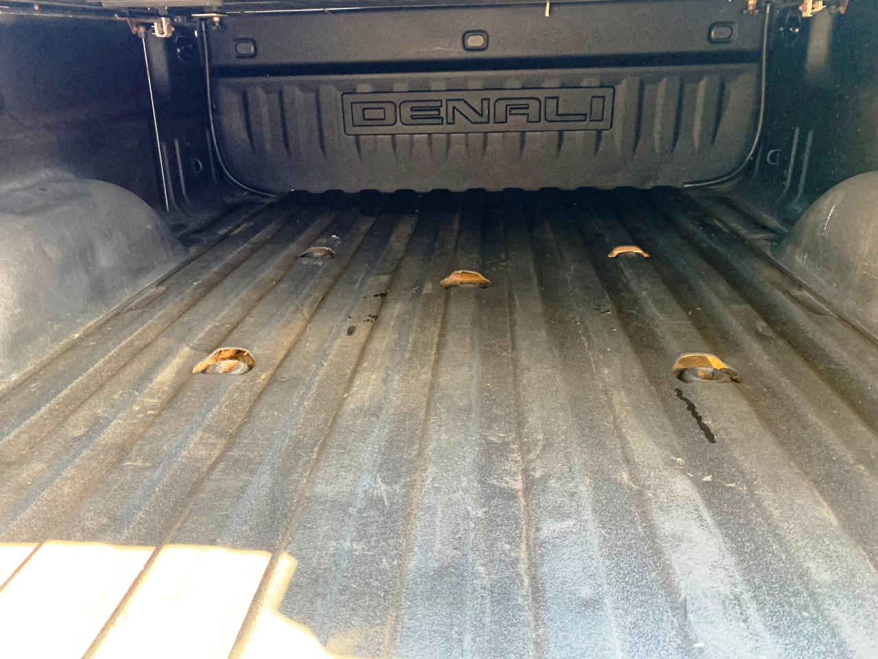 GMC Sierra 2500HD Denali Crew Cab 4WD 2017