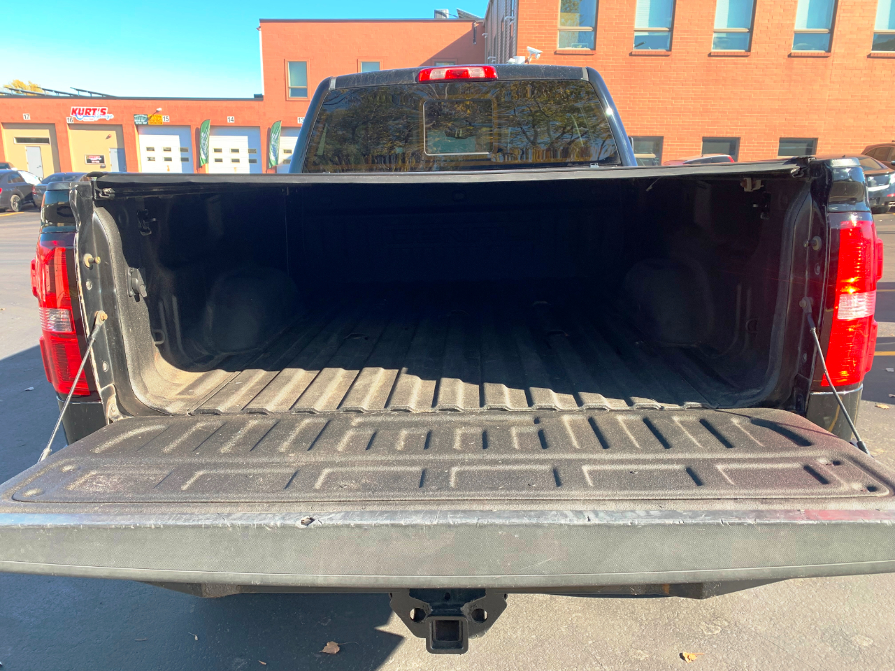 GMC Sierra 2500HD Denali Crew Cab 4WD 2017