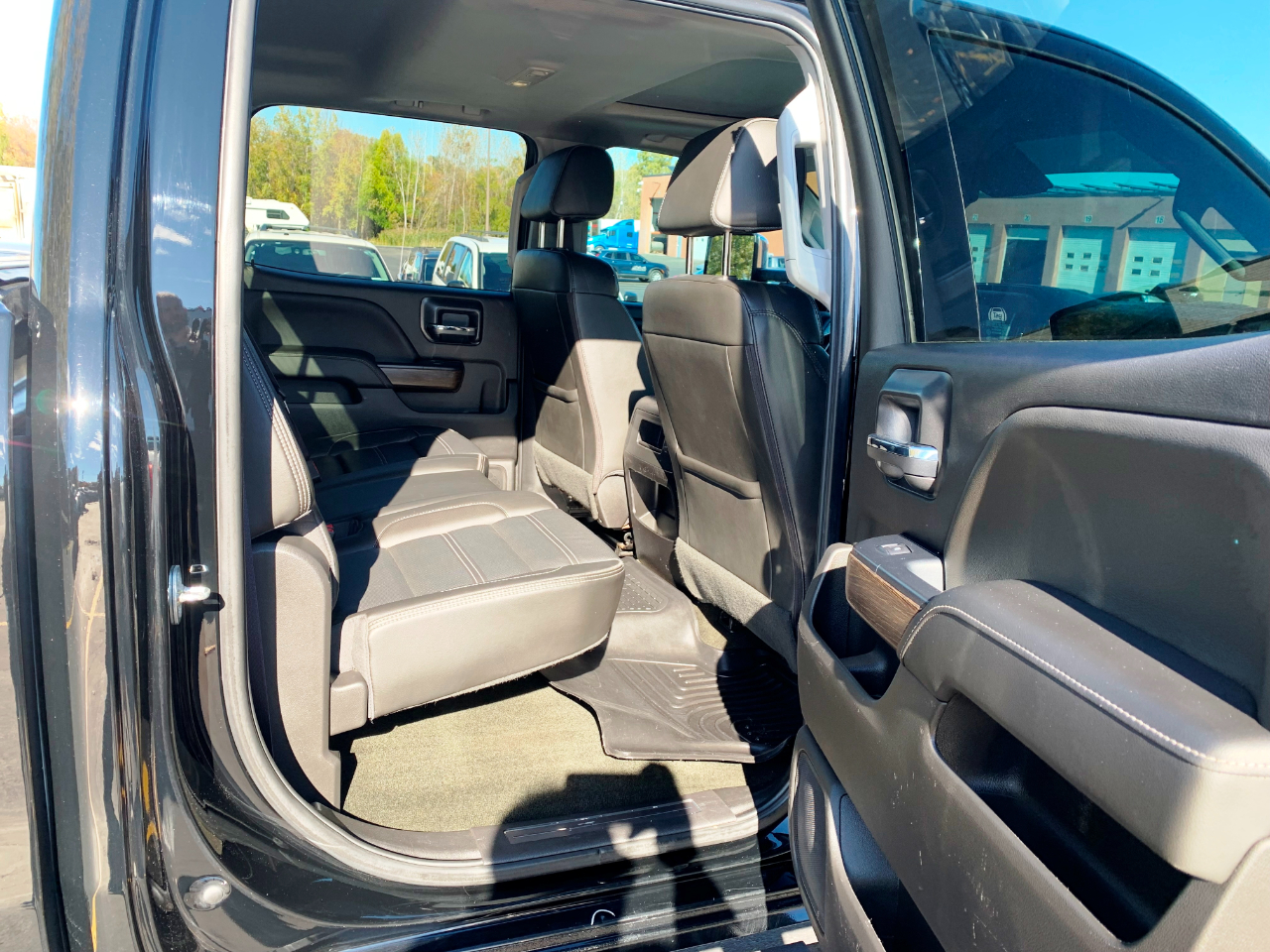 GMC Sierra 2500HD Denali Crew Cab 4WD 2017