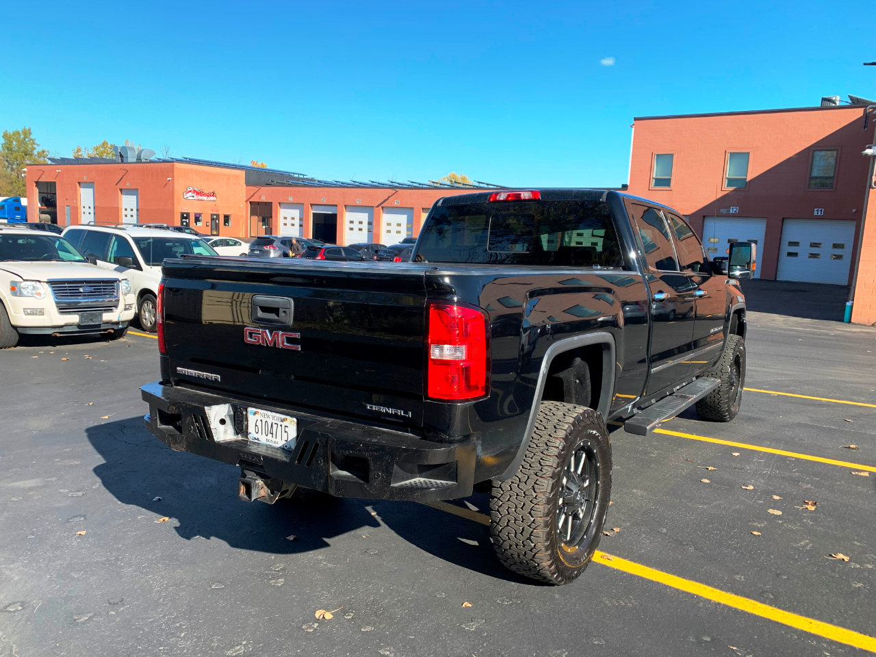 GMC Sierra 2500HD Denali Crew Cab 4WD 2017