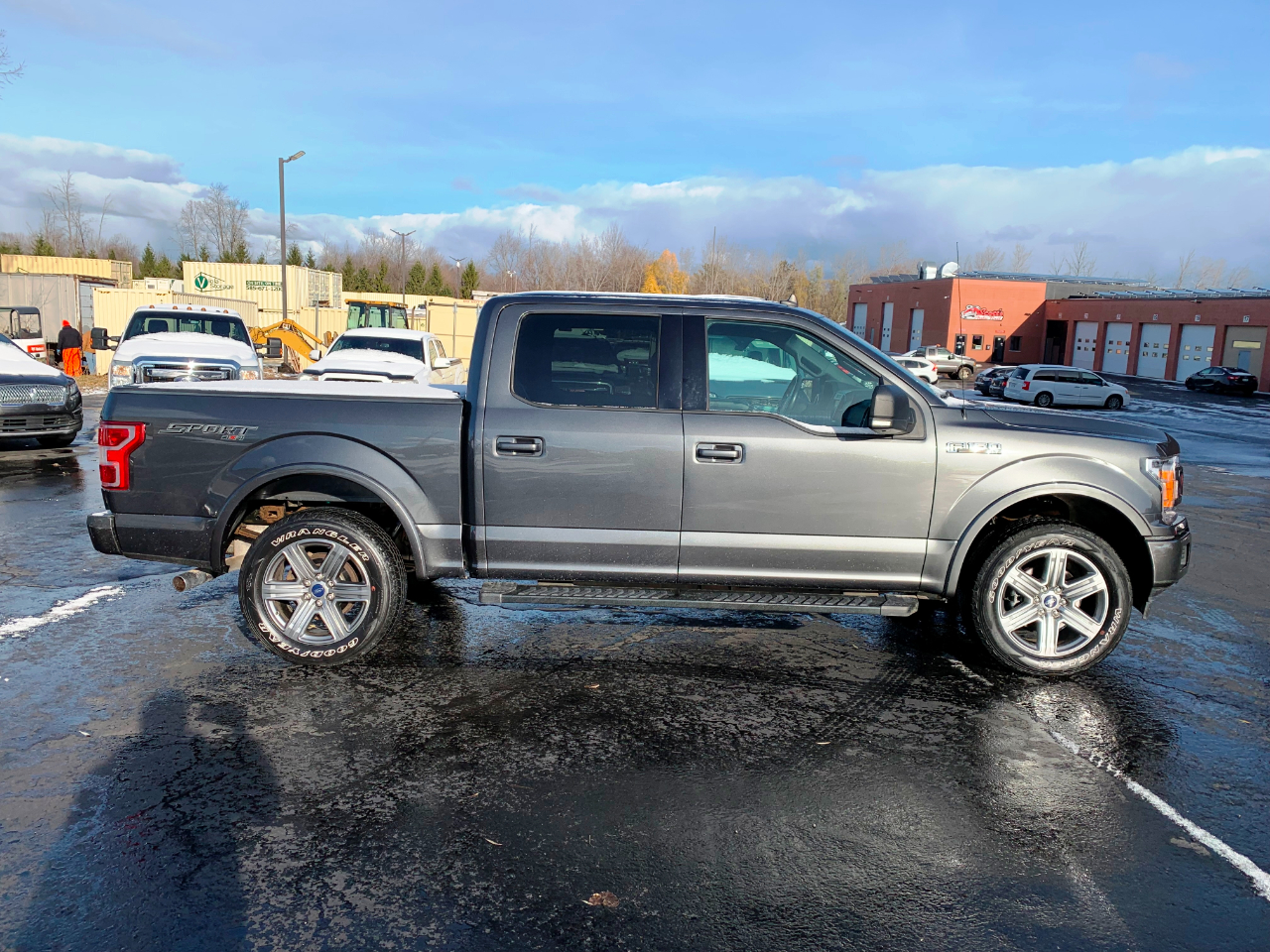 2019 Ford F-150 XLT photo 2
