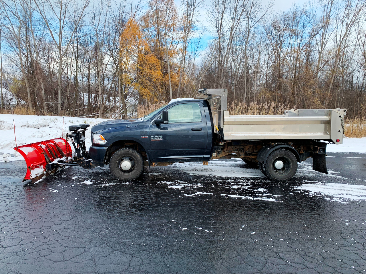 RAM 3500 Tradesman Regular Cab 4WD DRW 2018
