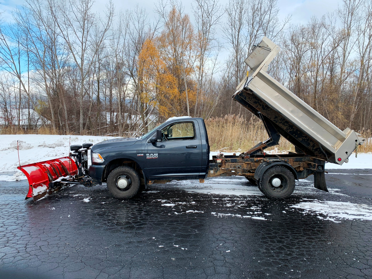 RAM 3500 Tradesman Regular Cab 4WD DRW 2018