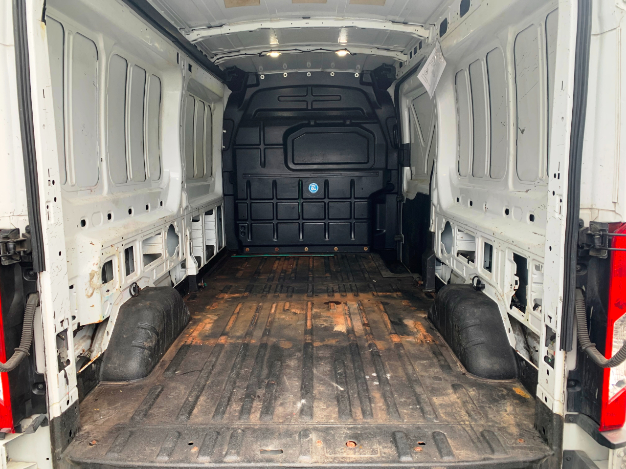 Ford Transit 250 Van Med. Roof w/Sliding Pass. 148-in. WB 2019