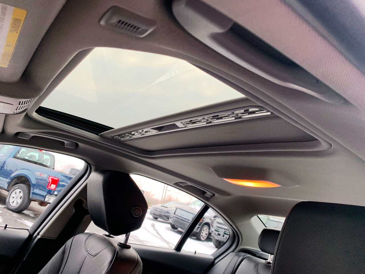 BMW 3-Series 320i xDrive 2015