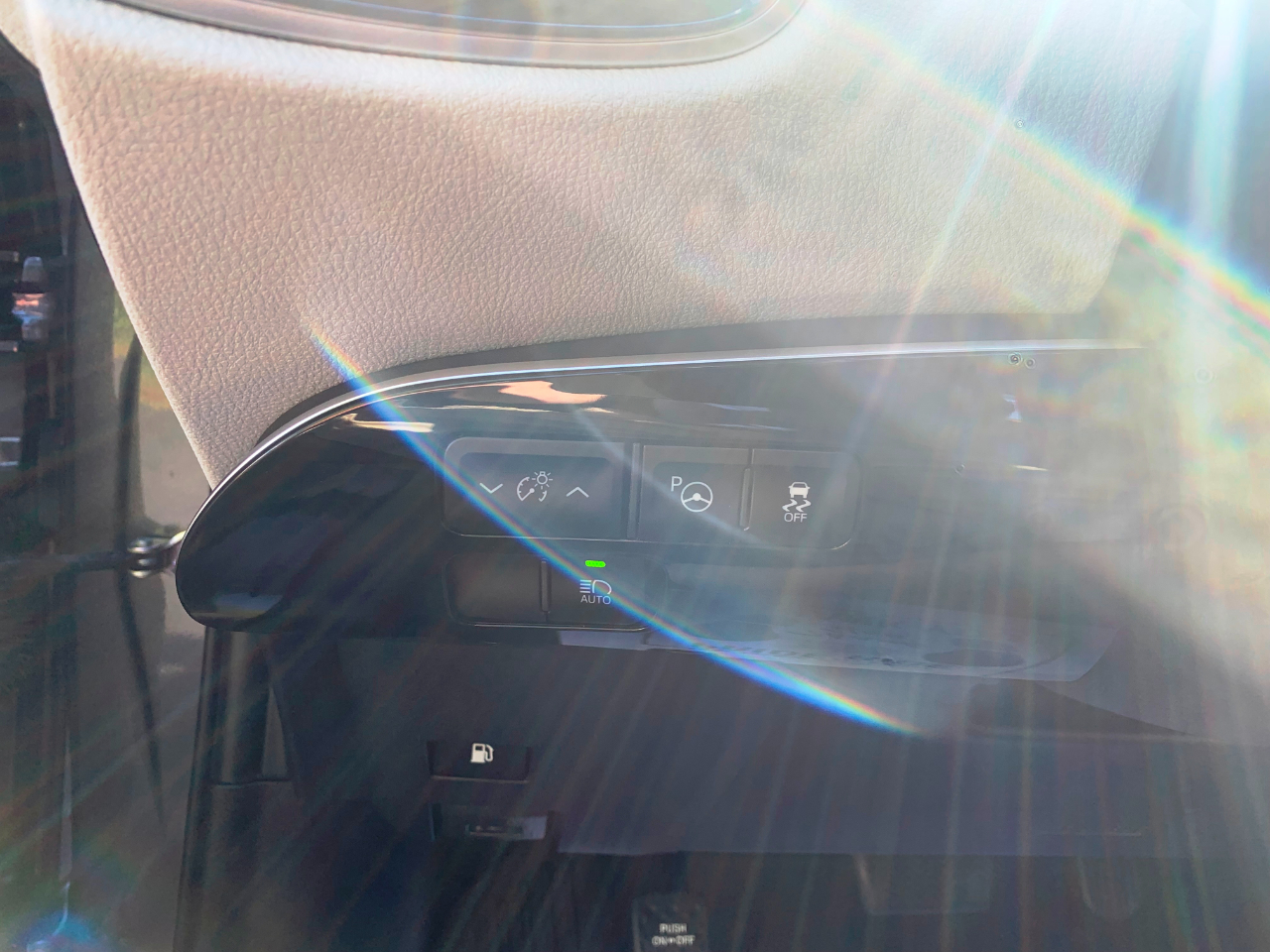 Toyota Prius Three Touring (Natl) 2018