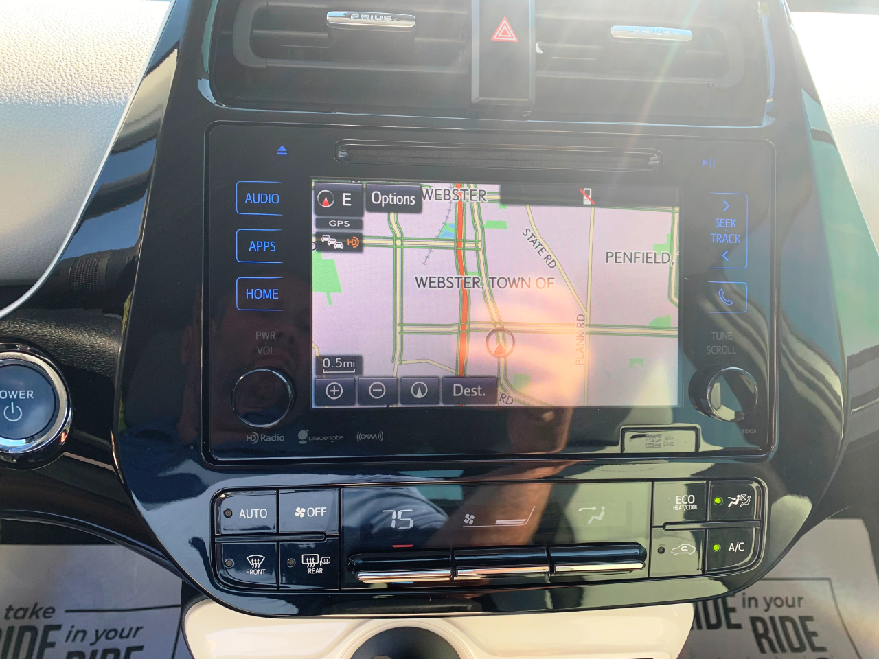 Toyota Prius Three Touring (Natl) 2018