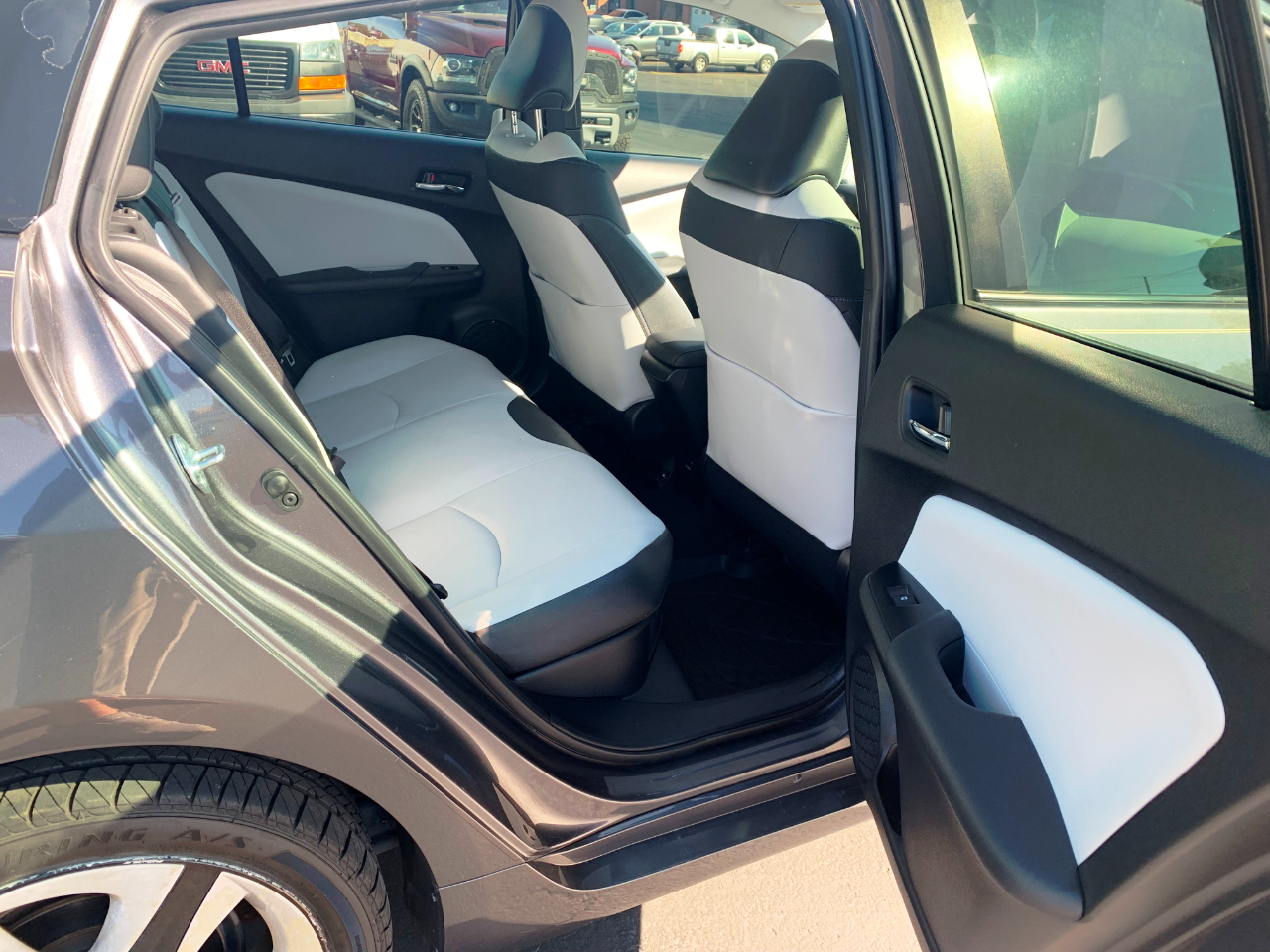 Toyota Prius Three Touring (Natl) 2018