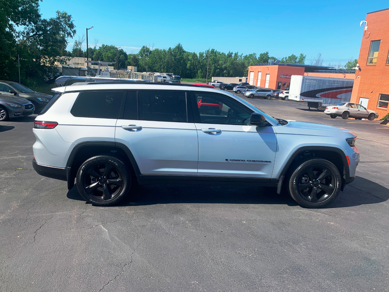 Jeep Grand Cherokee L Altitude 4D SUV 4WD 2022