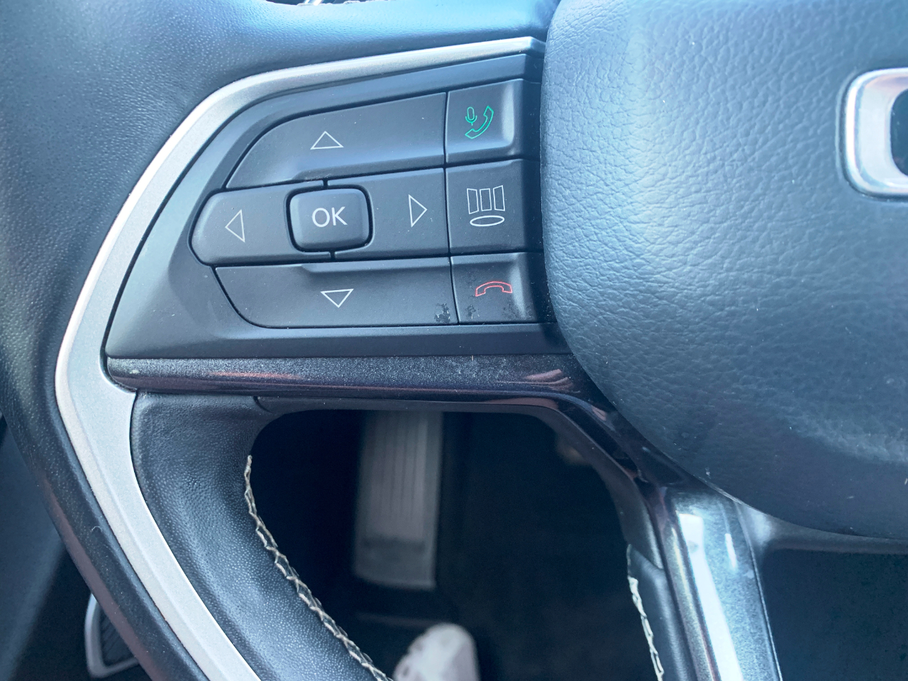 Jeep Grand Cherokee L Altitude 4D SUV 4WD 2022