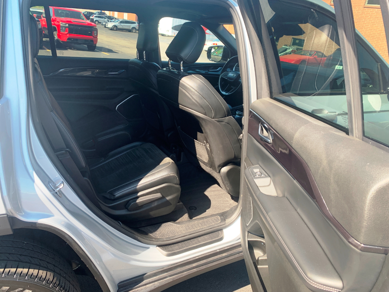 Jeep Grand Cherokee L Altitude 4D SUV 4WD 2022