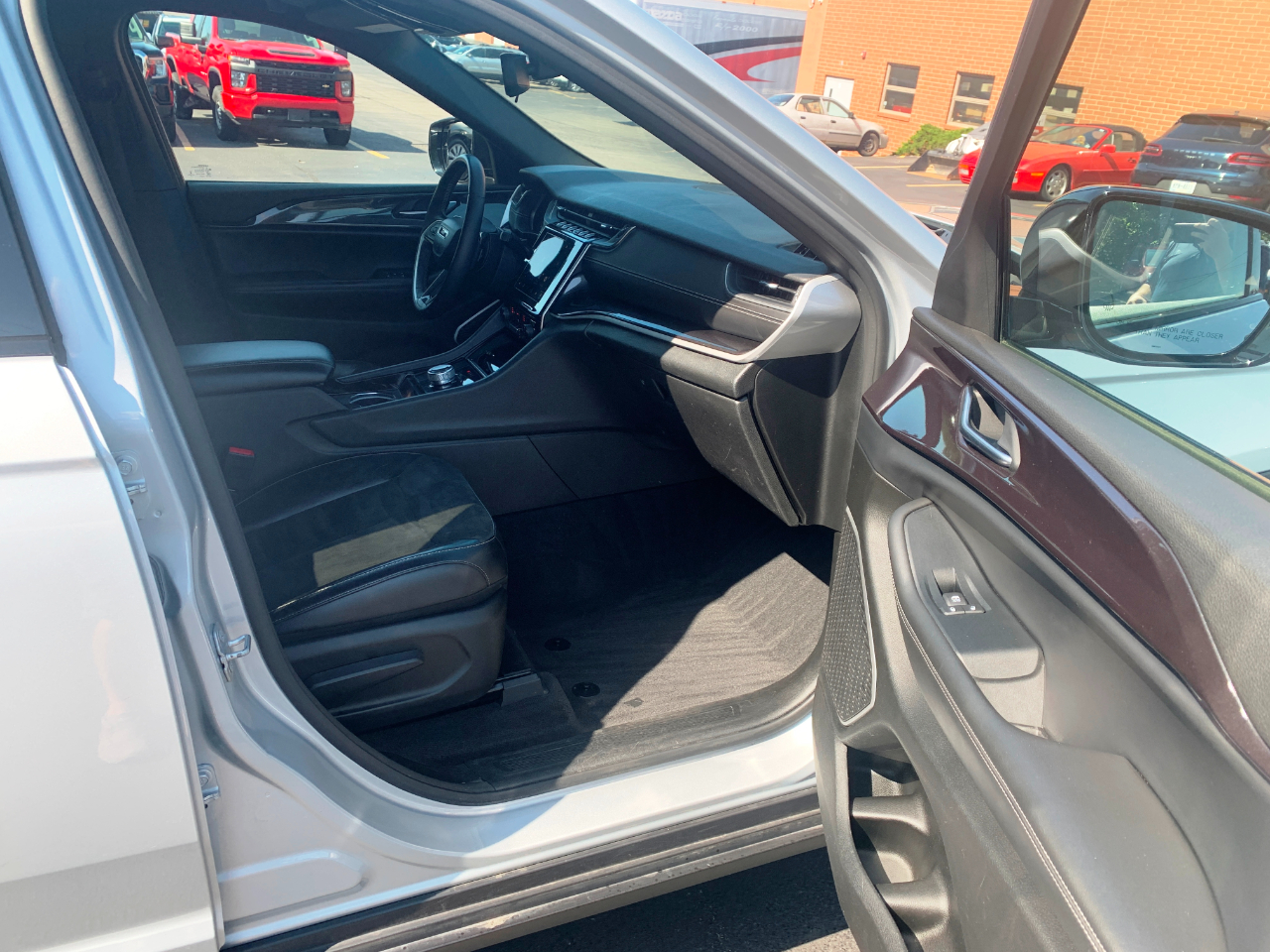 Jeep Grand Cherokee L Altitude 4D SUV 4WD 2022