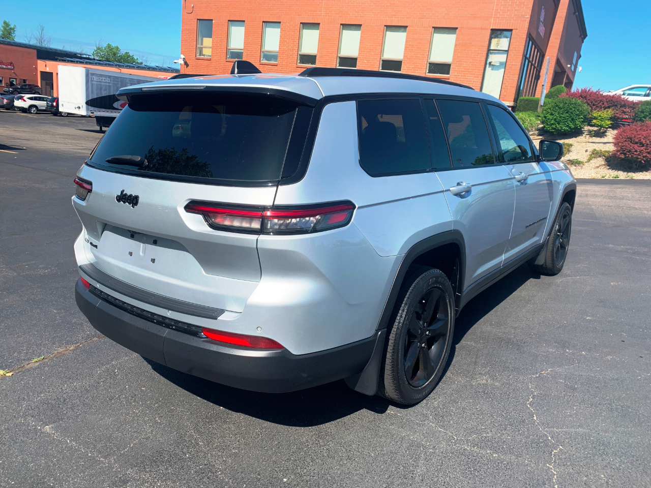 Jeep Grand Cherokee L Altitude 4D SUV 4WD 2022