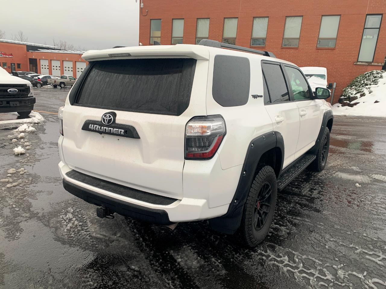 Toyota 4Runner TRD Pro 4D SUV 4WD V6 2016