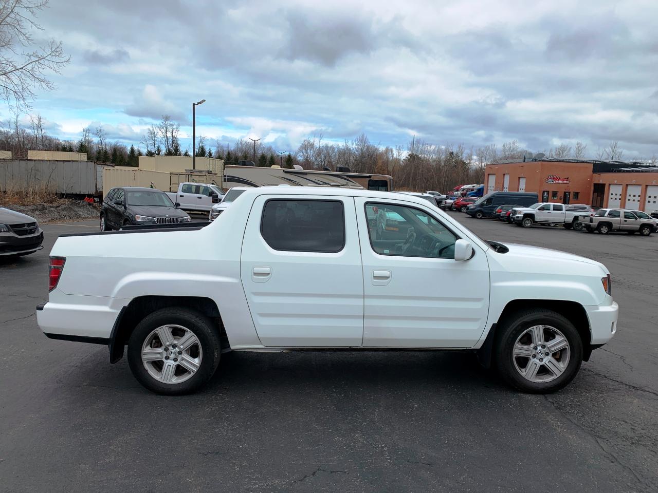 Honda Ridgeline RTL w/ Leather and Navigation 2013