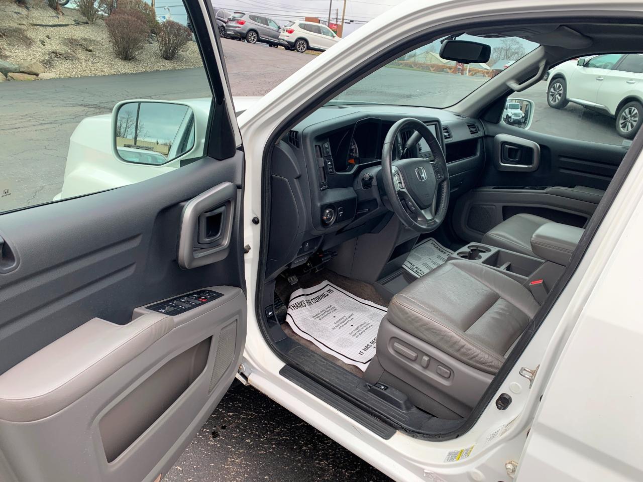 Honda Ridgeline RTL w/ Leather and Navigation 2013