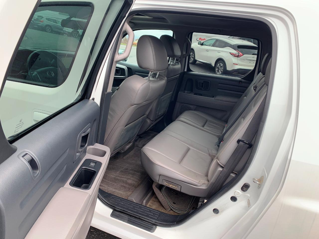 Honda Ridgeline RTL w/ Leather and Navigation 2013