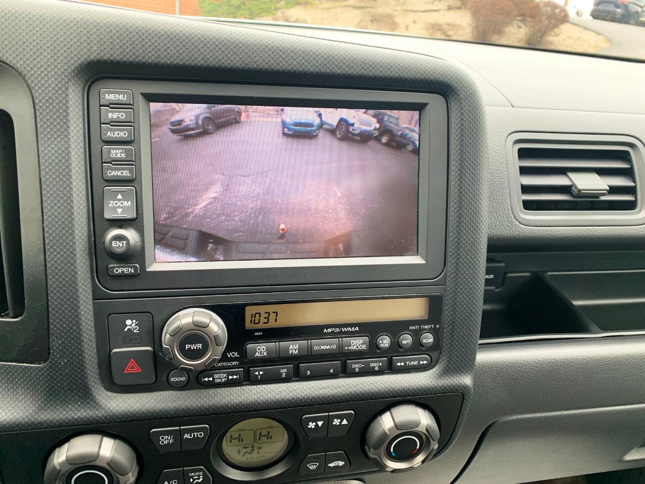 Honda Ridgeline RTL w/ Leather and Navigation 2013