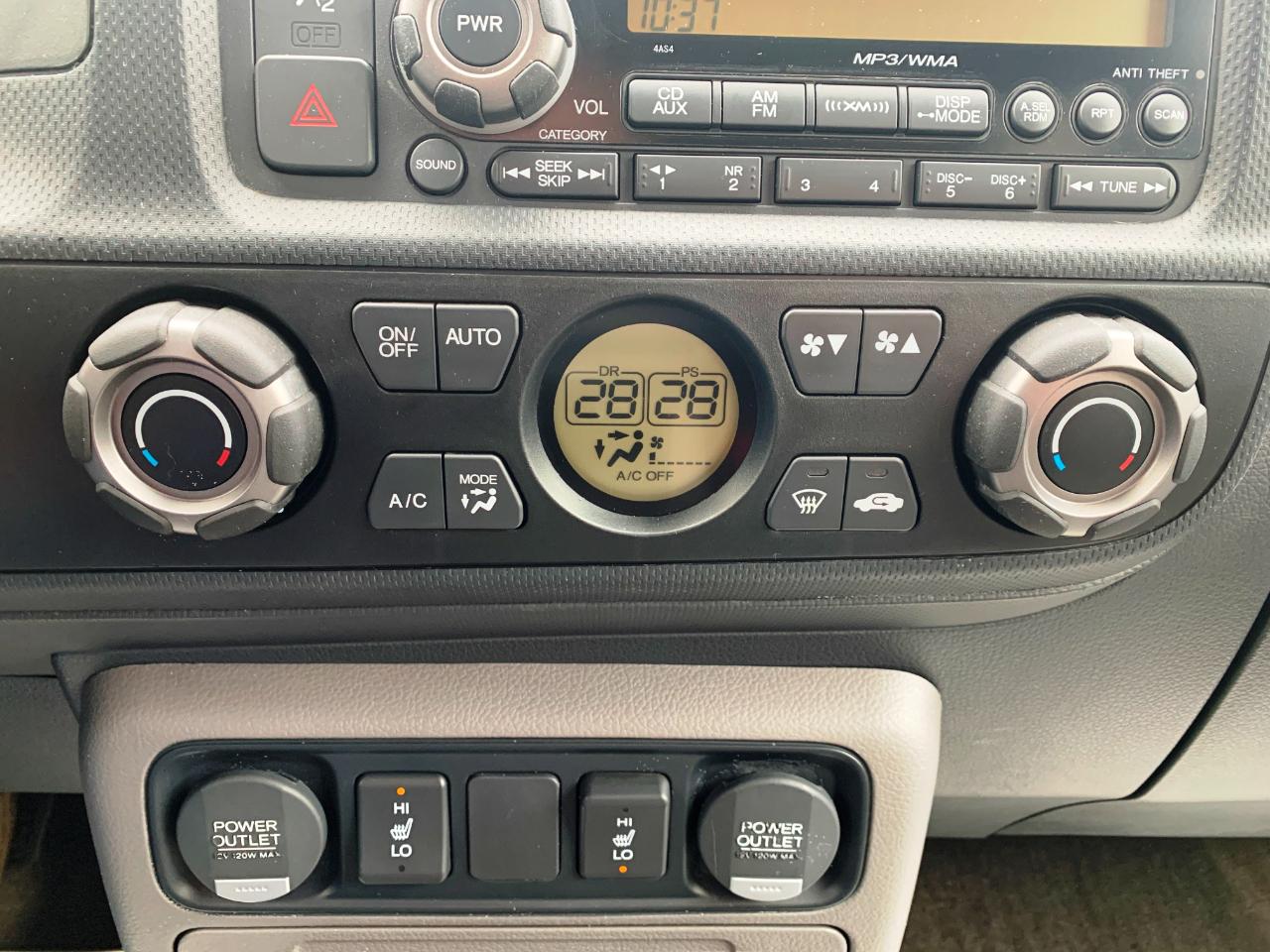 Honda Ridgeline RTL w/ Leather and Navigation 2013