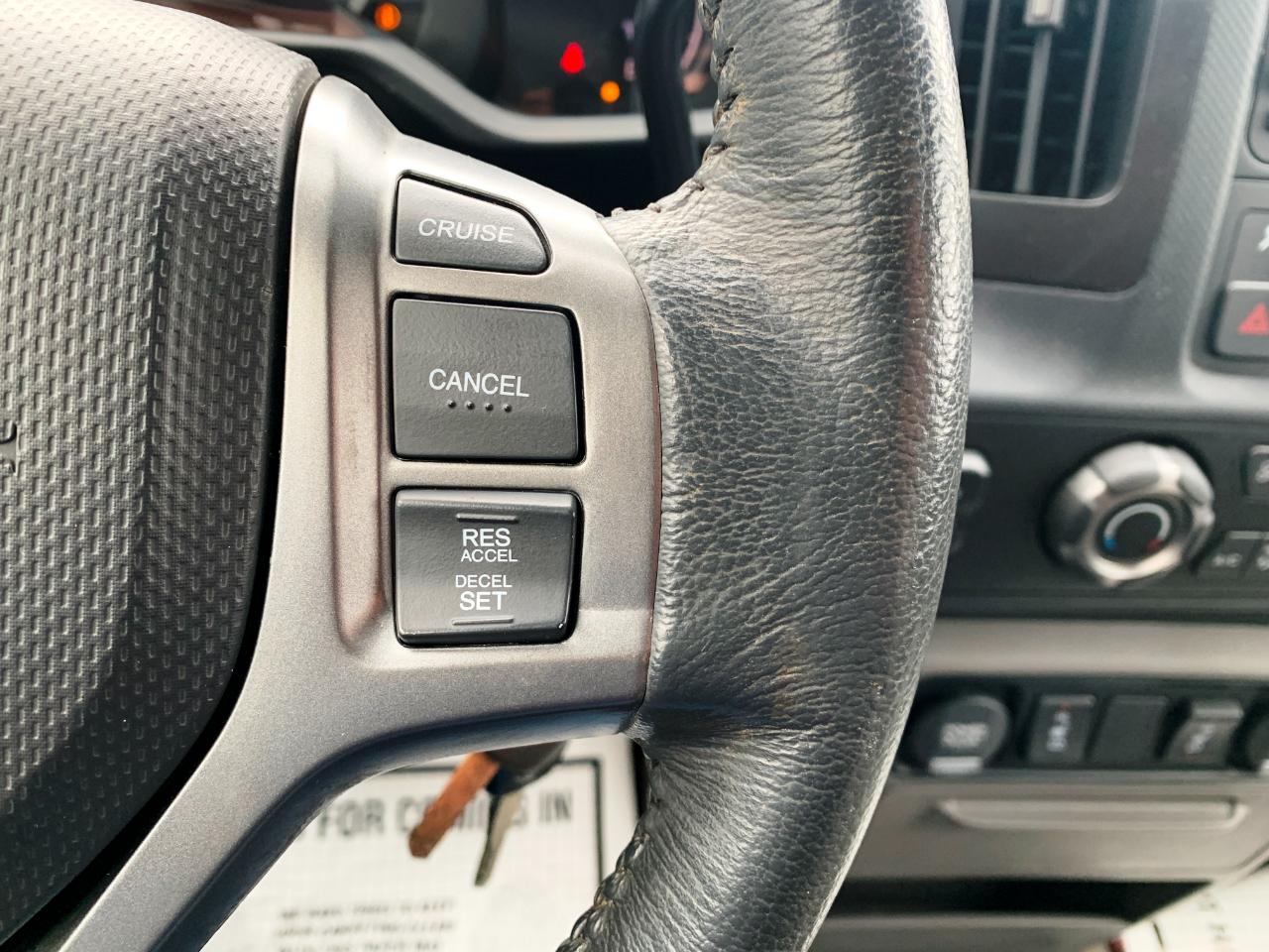 Honda Ridgeline RTL w/ Leather and Navigation 2013