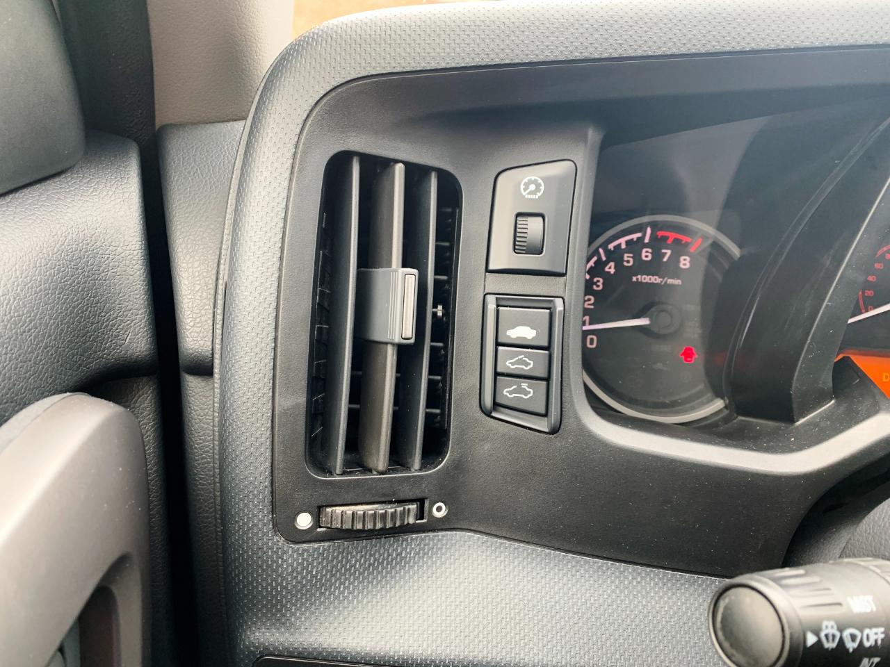 Honda Ridgeline RTL w/ Leather and Navigation 2013