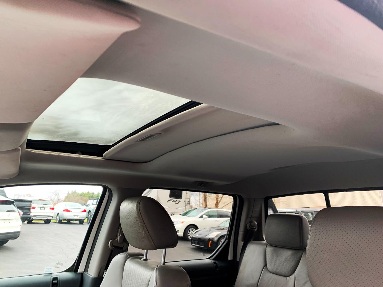 Honda Ridgeline RTL w/ Leather and Navigation 2013