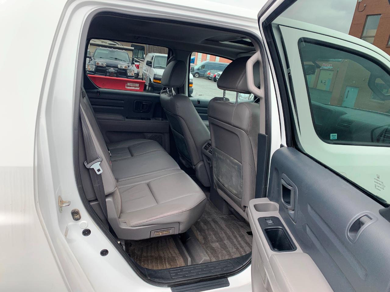 Honda Ridgeline RTL w/ Leather and Navigation 2013