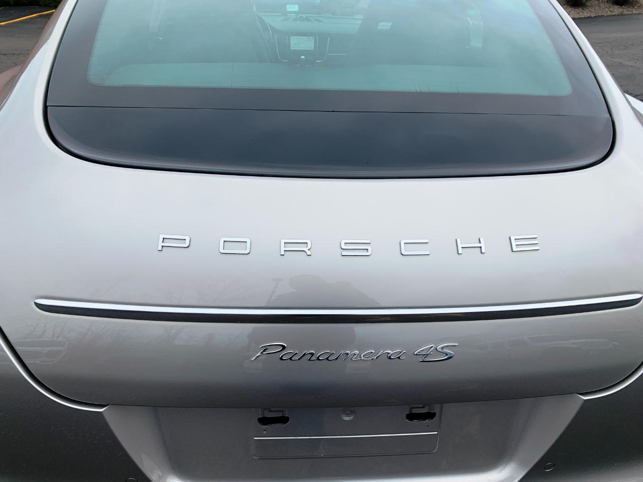 Porsche Panamera 4S 2013