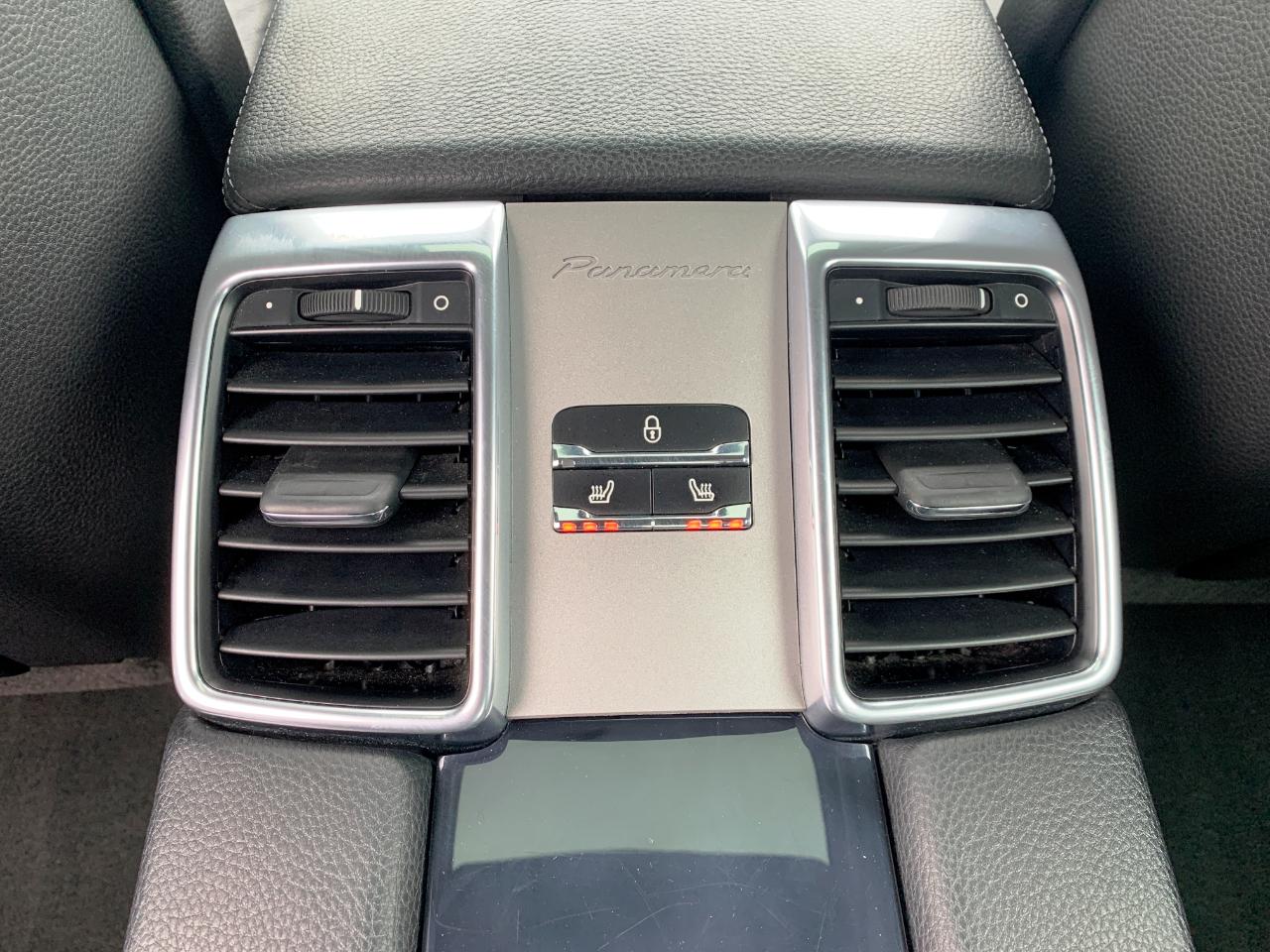 Porsche Panamera 4S 2013