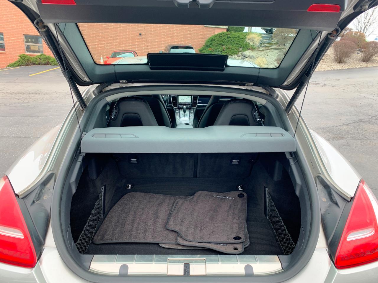 Porsche Panamera 4S 2013