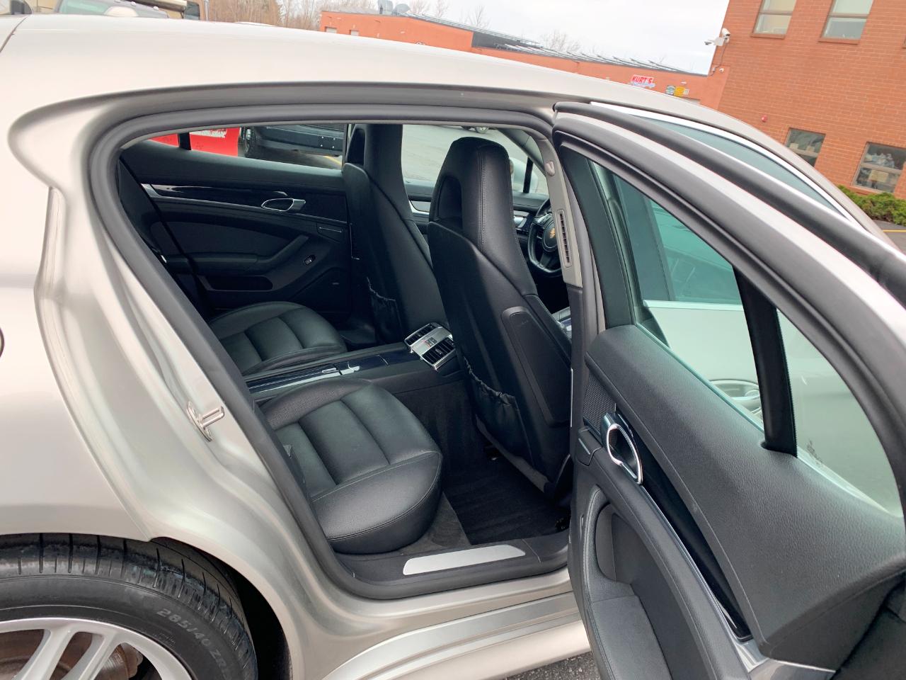 Porsche Panamera 4S 2013