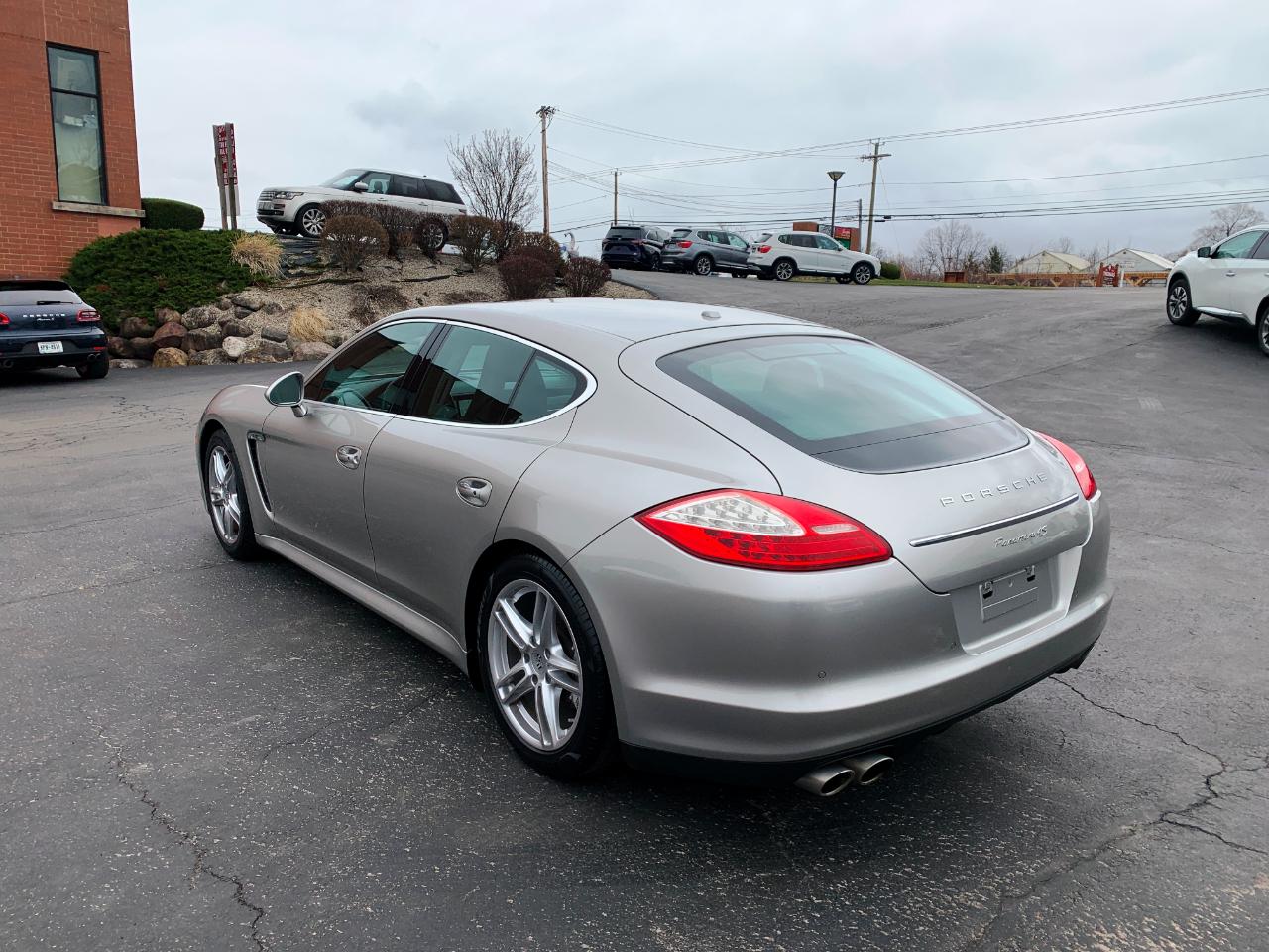 Porsche Panamera 4S 2013