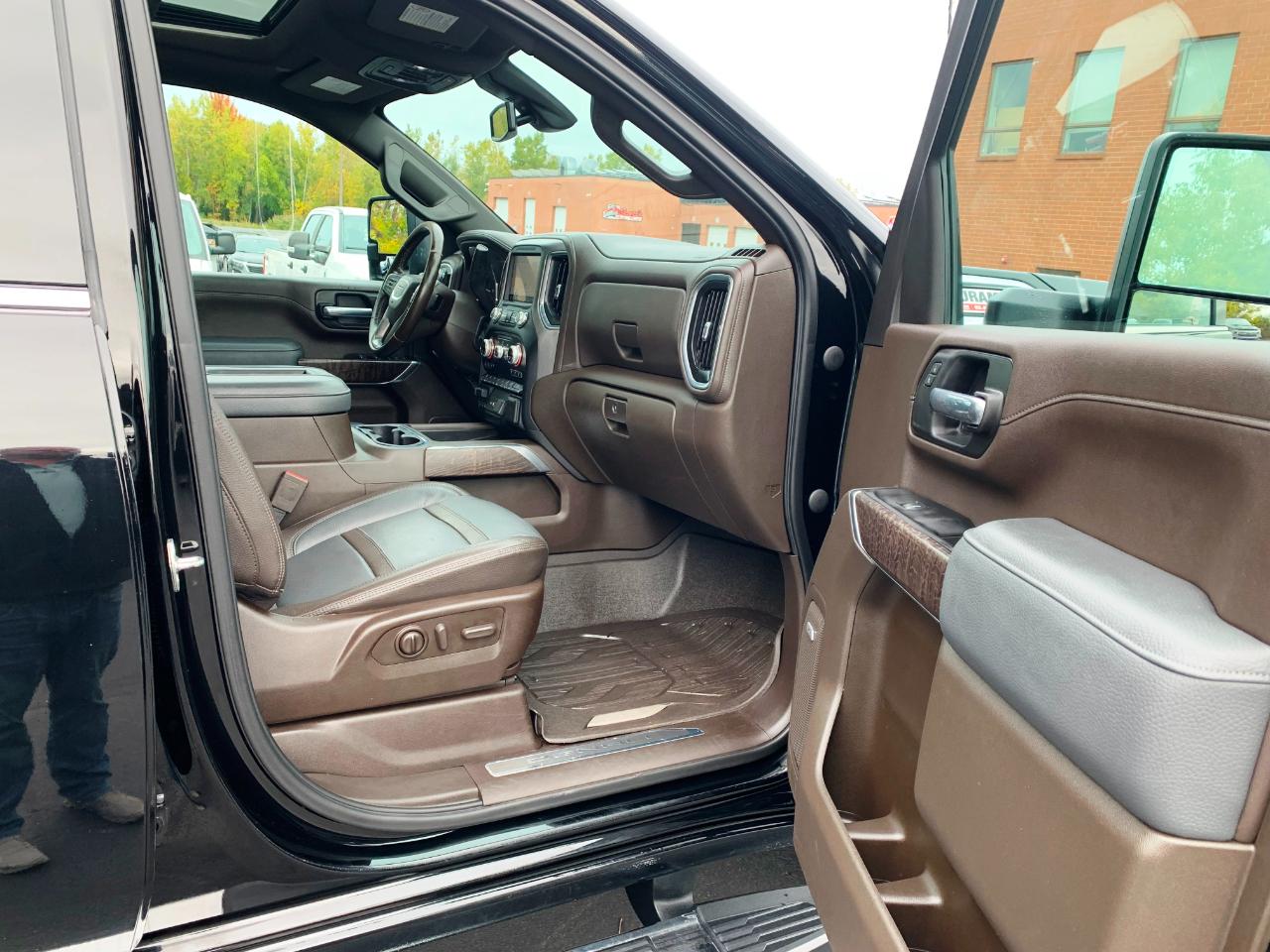 GMC Sierra 2500HD Denali Crew Cab 4WD SB 2022