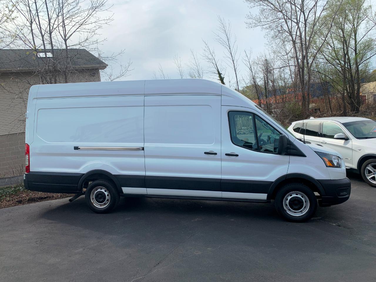 Ford Transit 250 Van High Roof w/Sliding Pass. 148-in. WB EL 2021