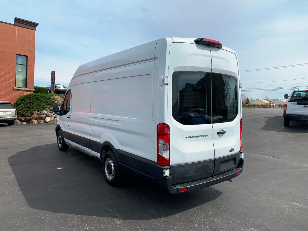 Ford Transit 250 Van High Roof w/Sliding Pass. 148-in. WB EL 2021