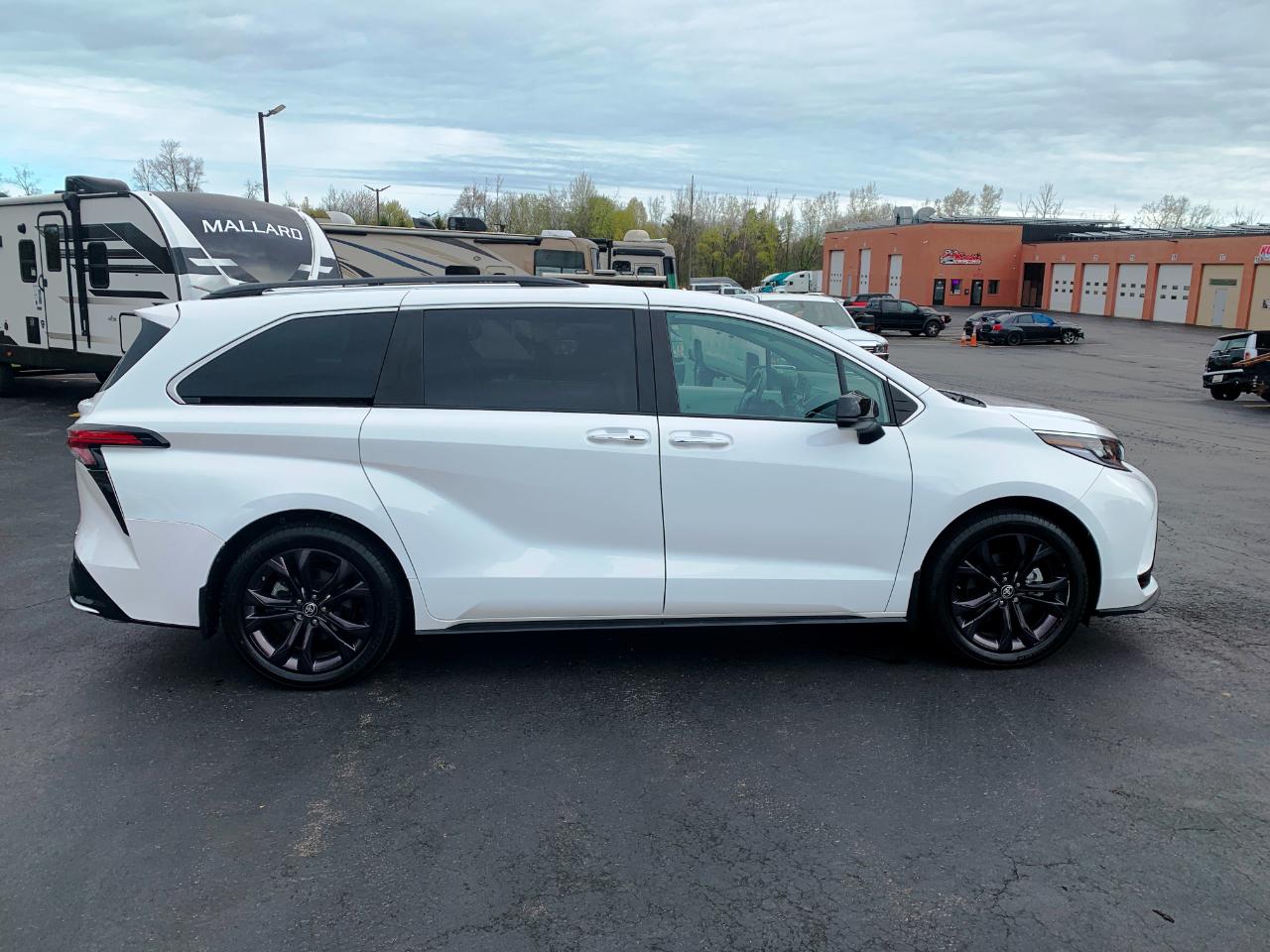 Toyota Sienna XSE 7-Passenger 2024