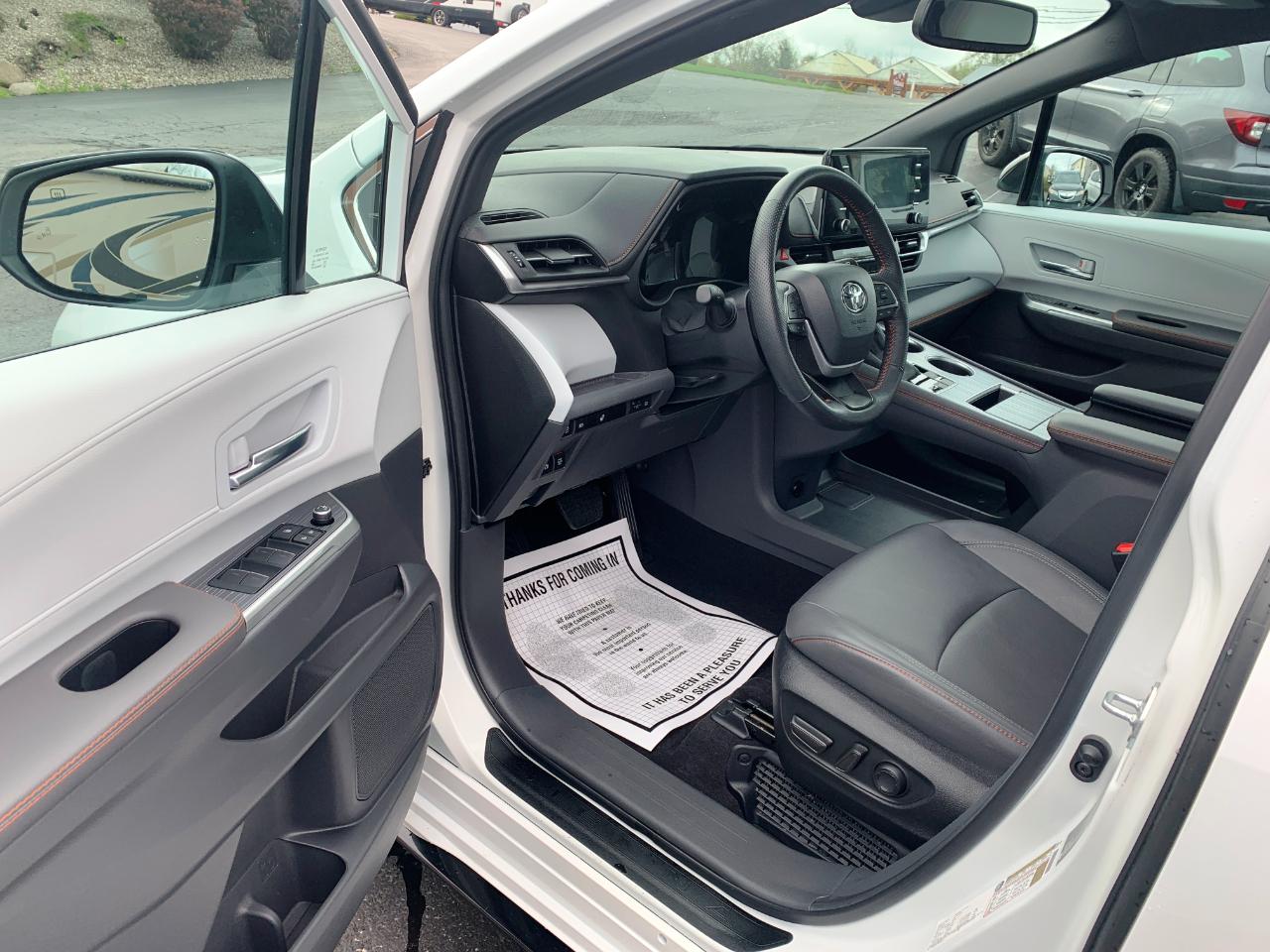Toyota Sienna XSE 7-Passenger 2024