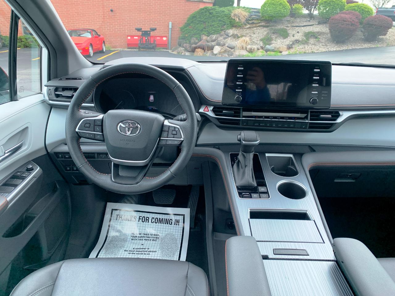 Toyota Sienna XSE 7-Passenger 2024