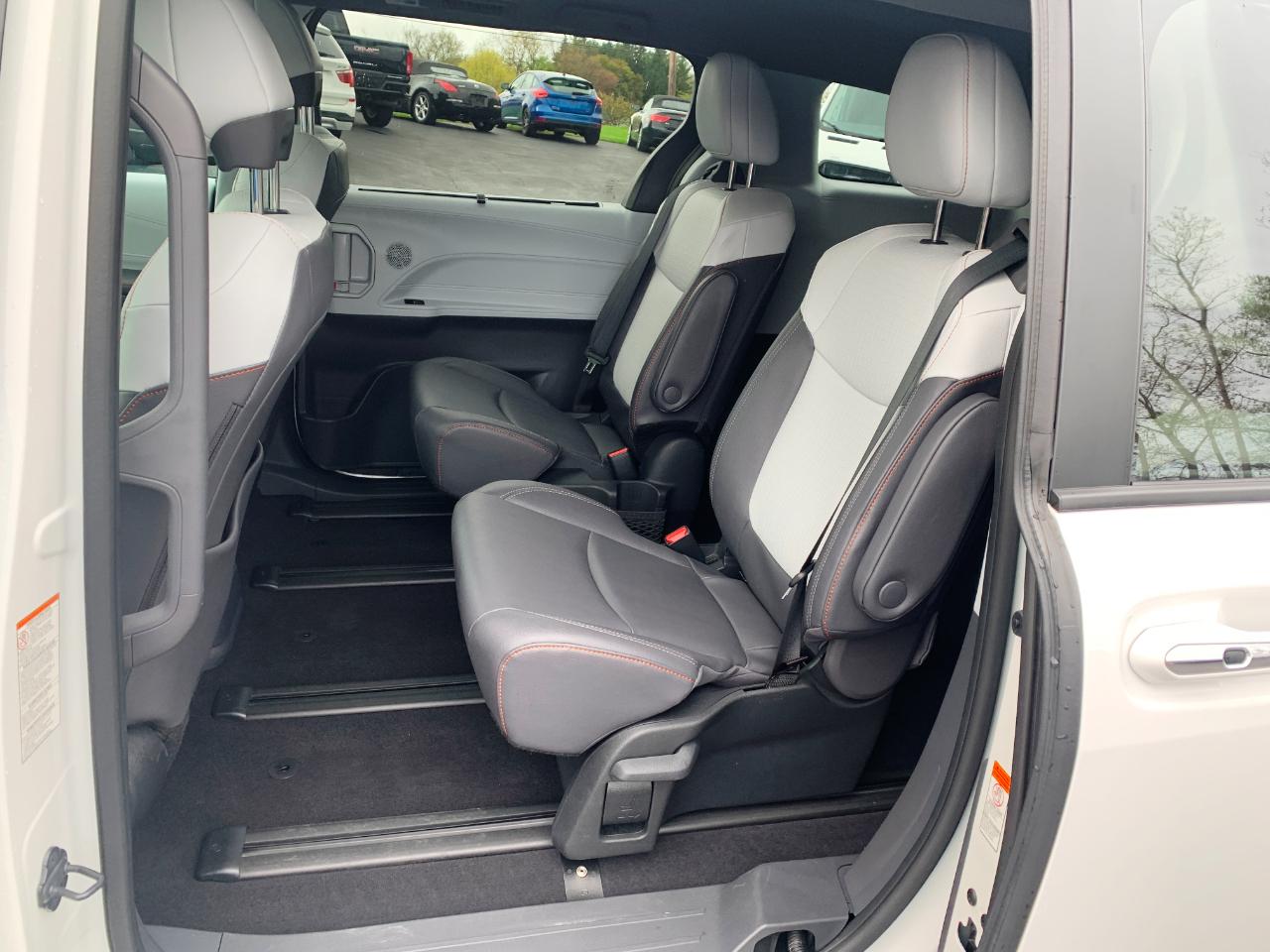 Toyota Sienna XSE 7-Passenger 2024