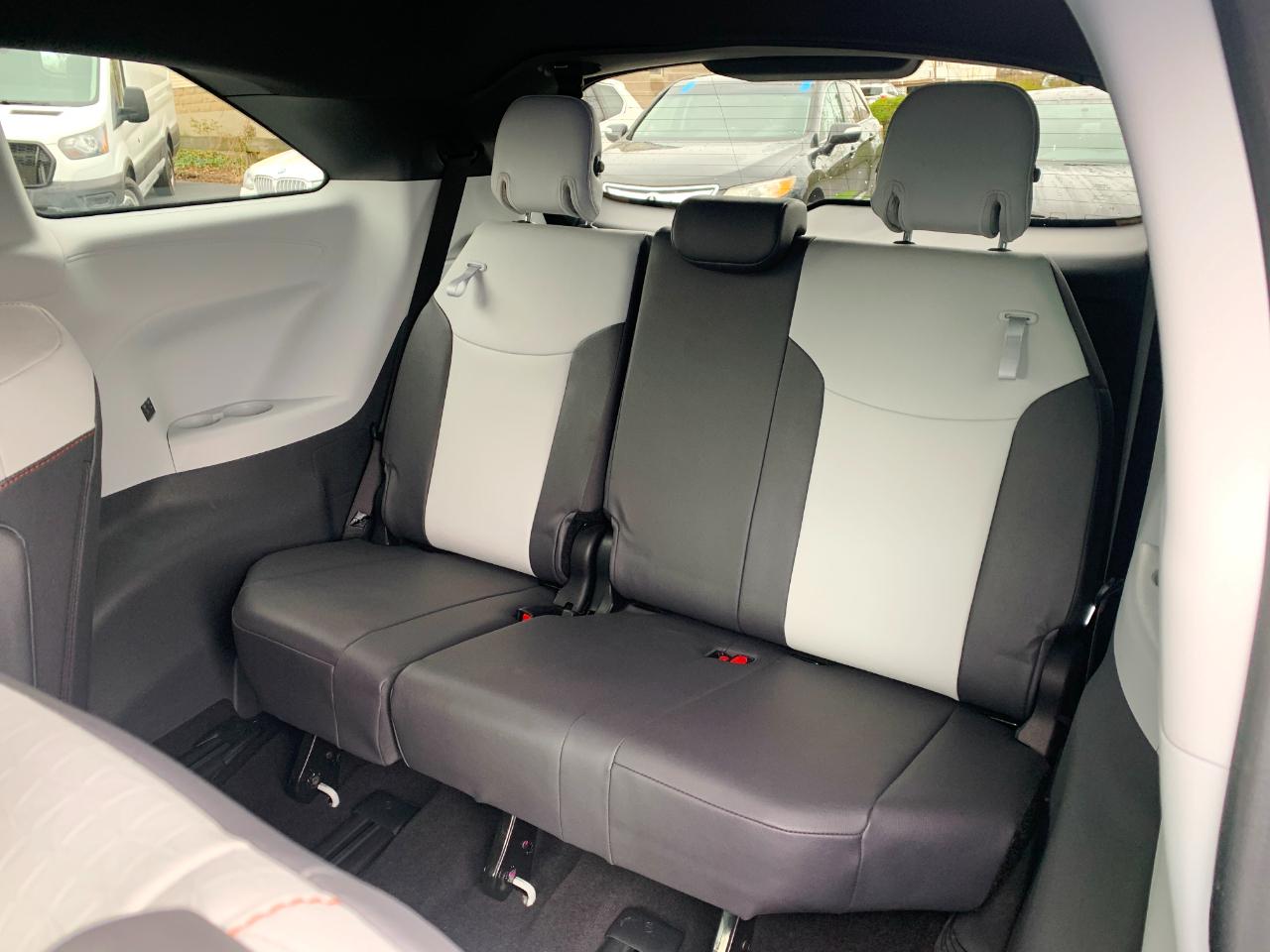 Toyota Sienna XSE 7-Passenger 2024