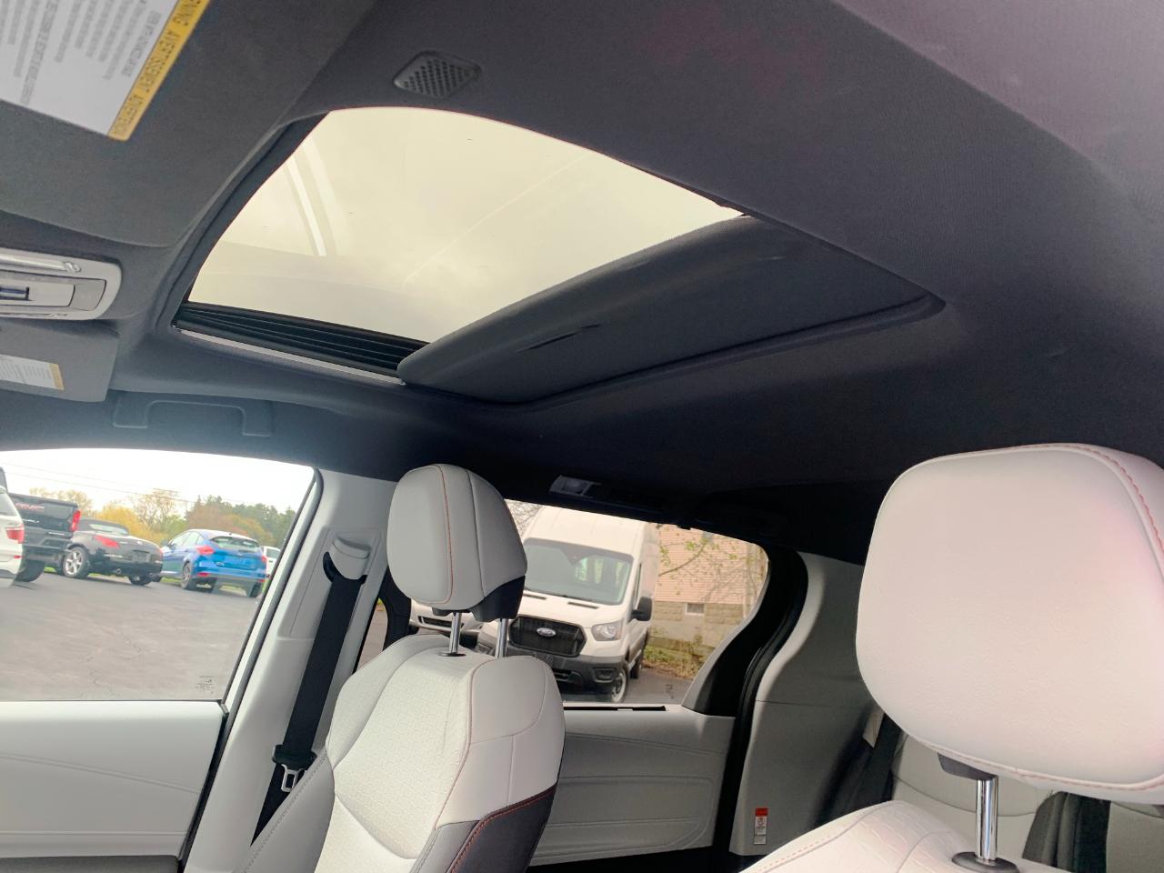 Toyota Sienna XSE 7-Passenger 2024