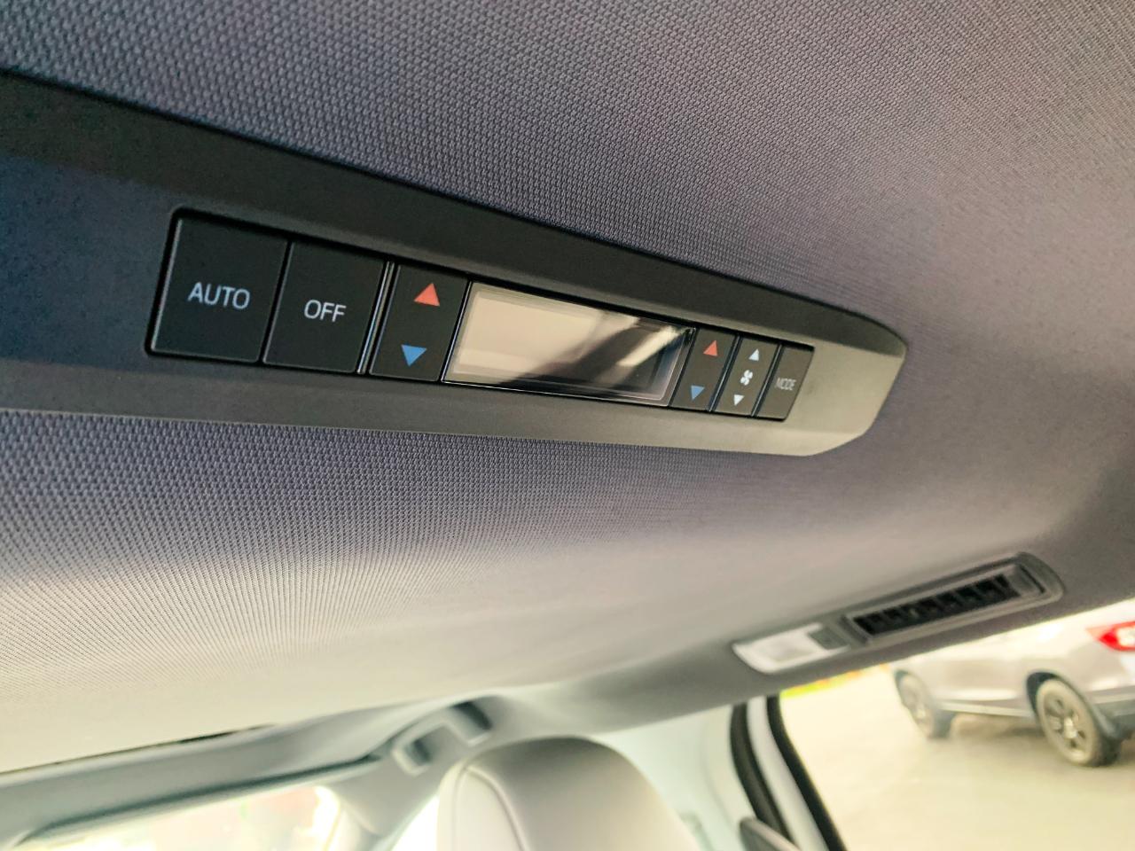 Toyota Sienna XSE 7-Passenger 2024