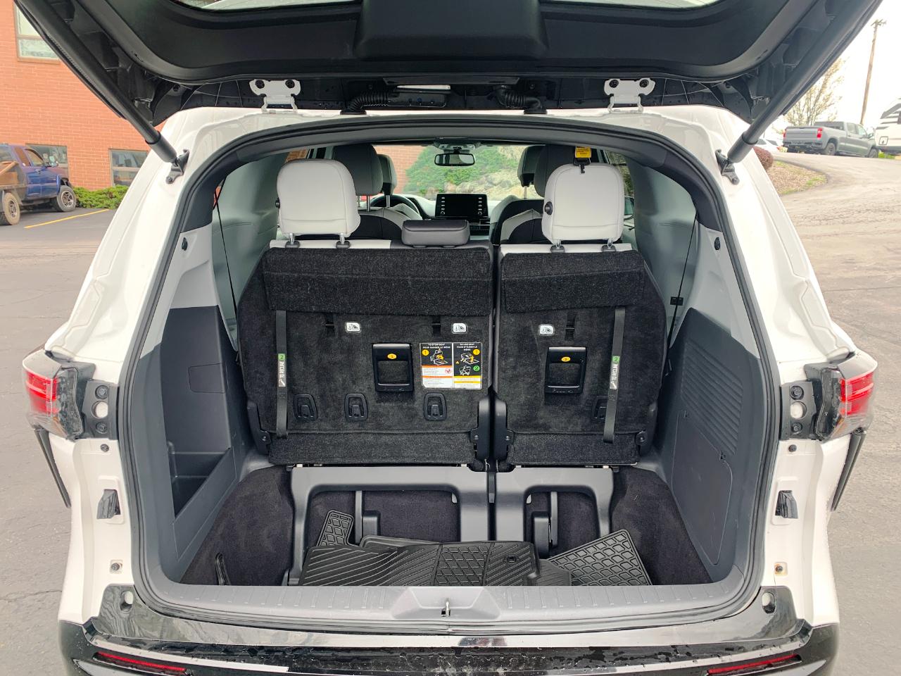 Toyota Sienna XSE 7-Passenger 2024