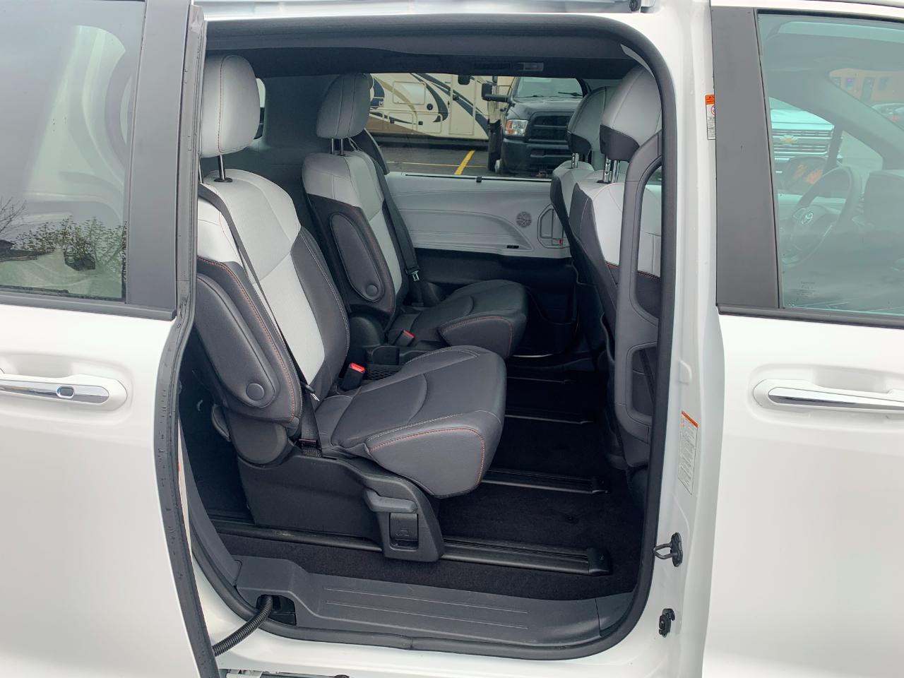 Toyota Sienna XSE 7-Passenger 2024